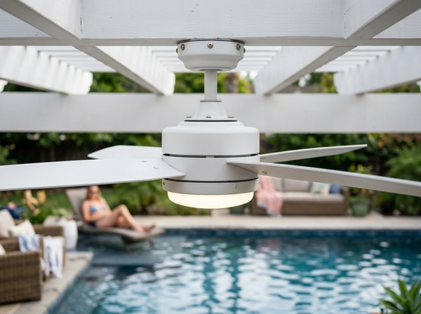 EDISHINE 120V Landscape Light Socket with Ground Stake lifestyle